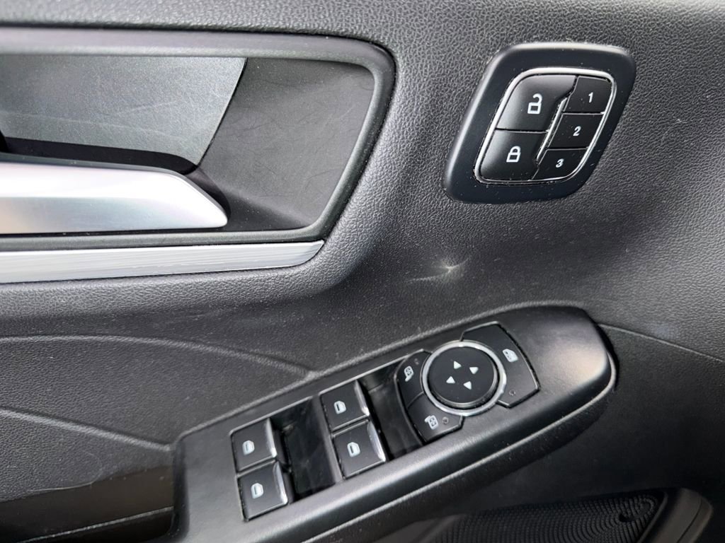 Used 2025 Ford Escape Platinum image 20
