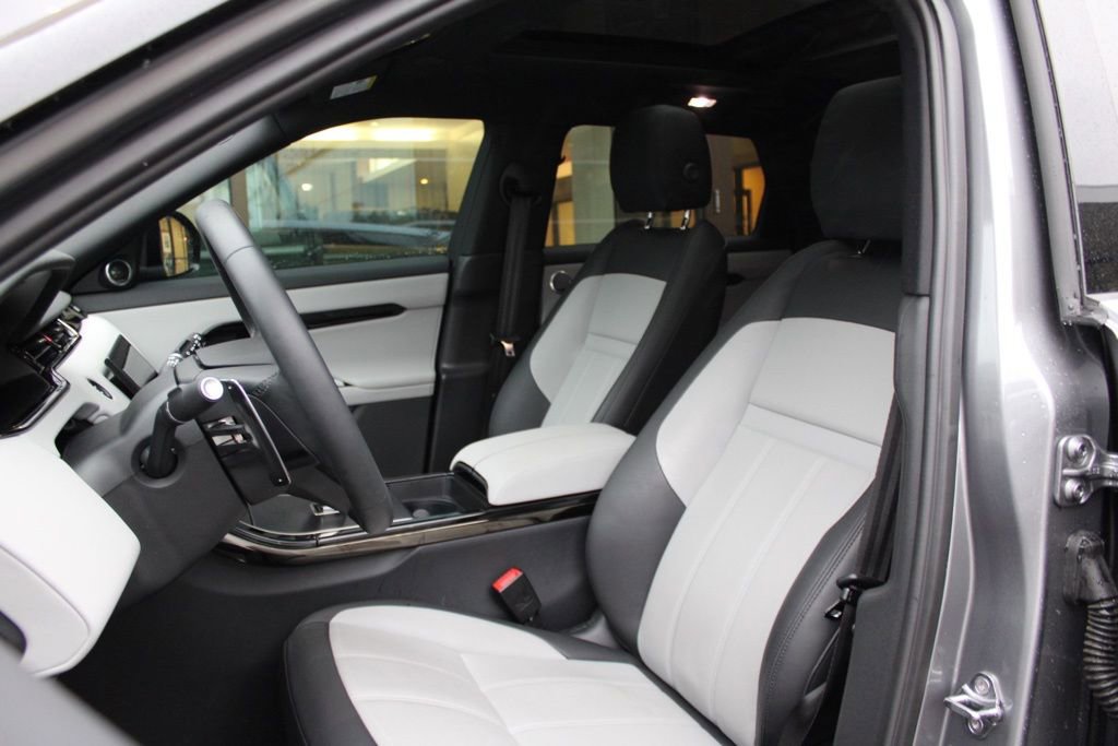 Certified 2026 Land Rover Range Rover Evoque Dynamic SE image 6