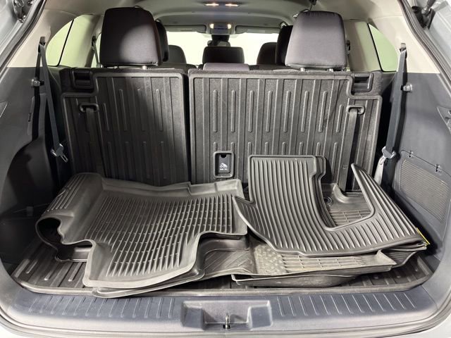Used 2023 Toyota Highlander L image 52
