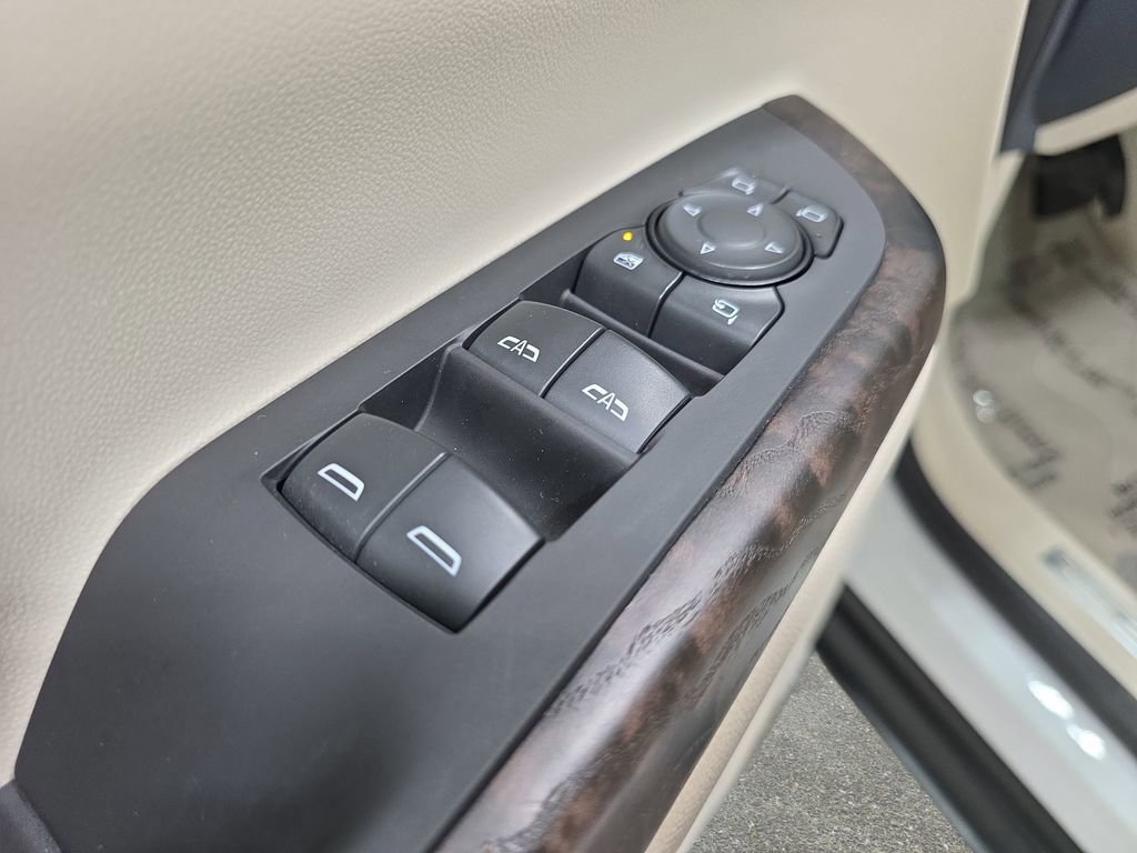 Used 2023 GMC Acadia Denali w/ Denali Ultimate Package image 25