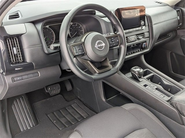 Used 2024 Nissan Pathfinder S image 10