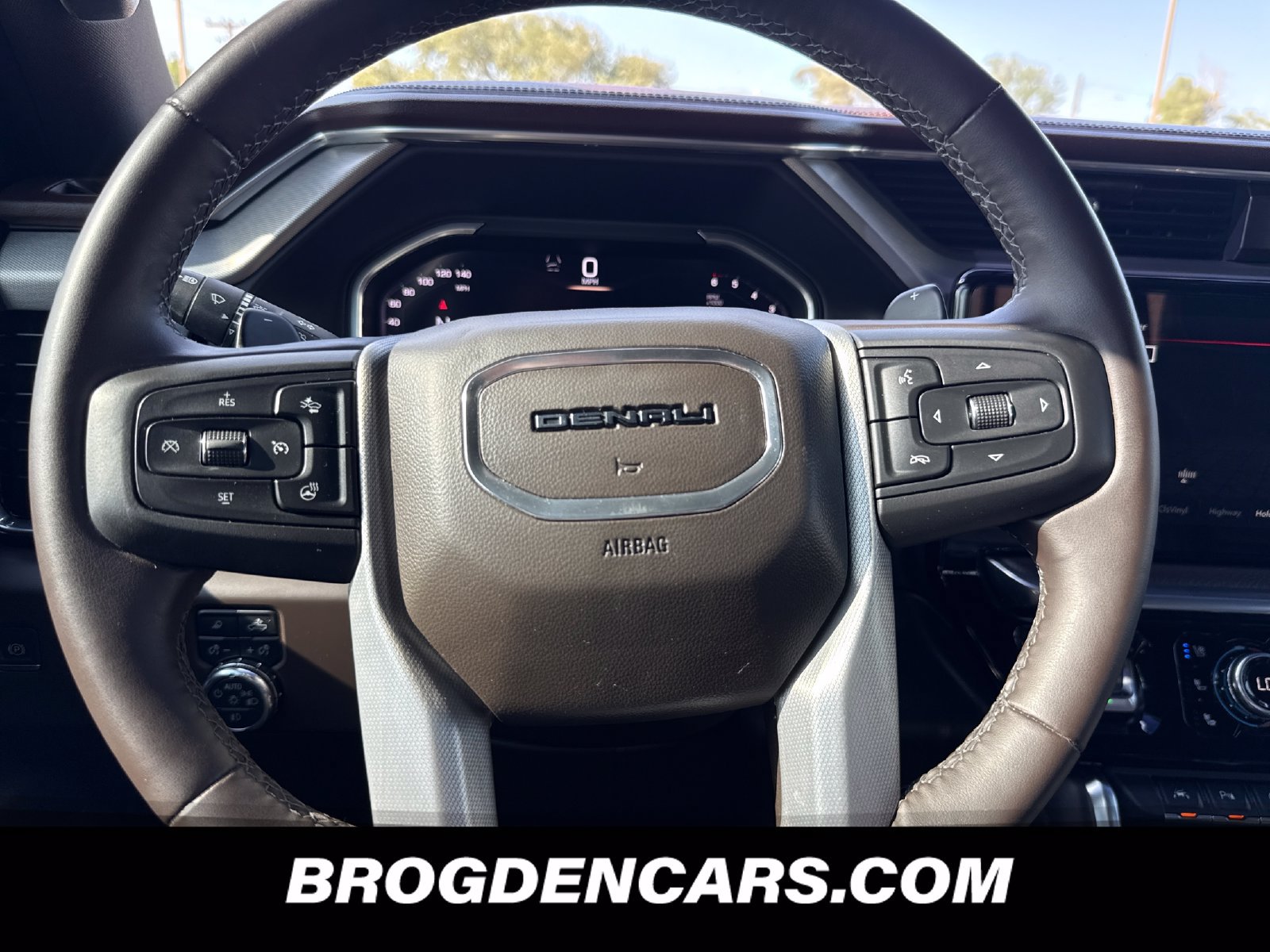 Used 2023 GMC Sierra 1500 Denali w/ Denali Reserve Package AWD/4WD image 4