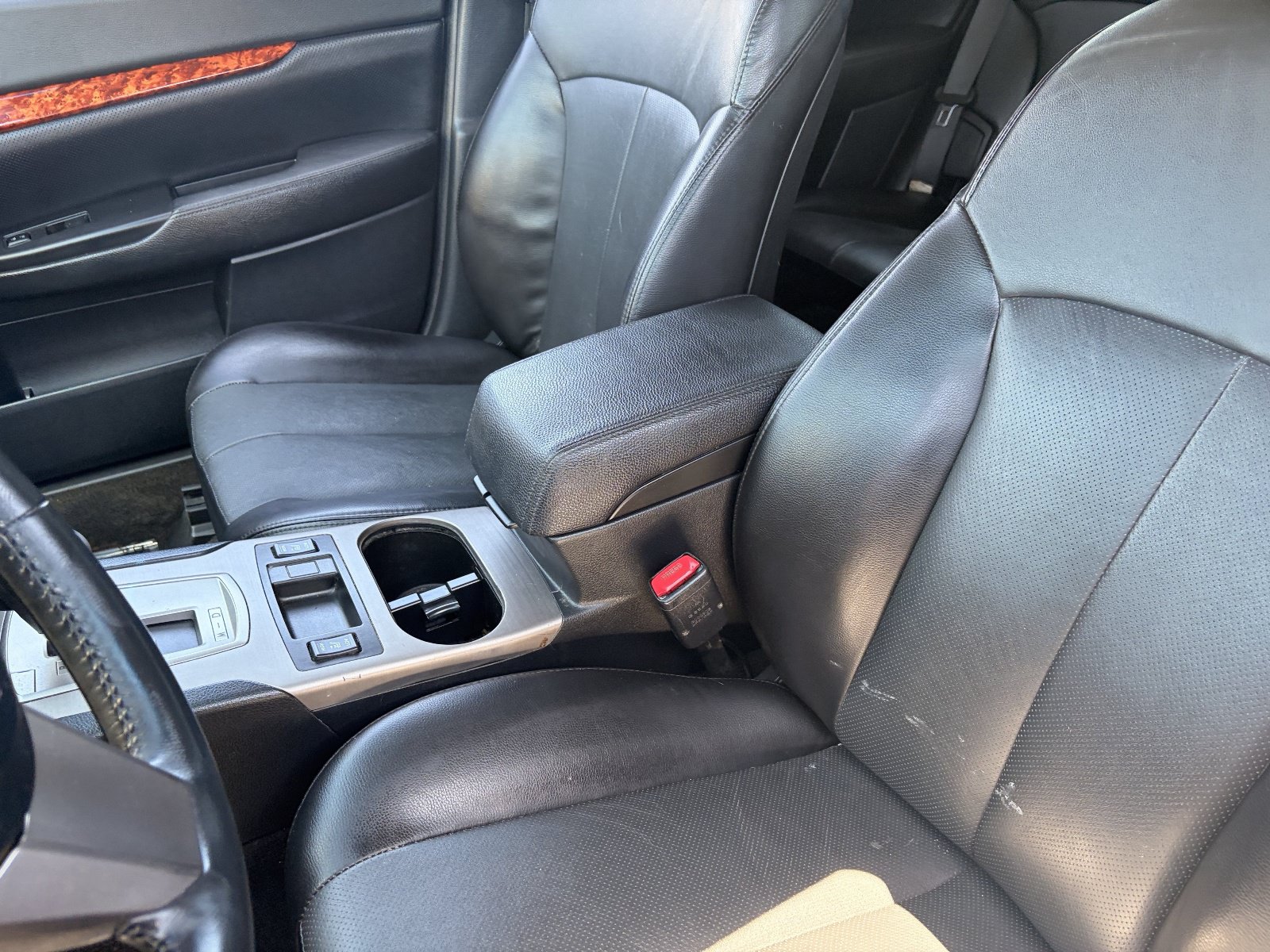 Used 2011 Subaru Outback 2.5i Limited w/ Popular Equipment Group 2A AWD/4WD image 18