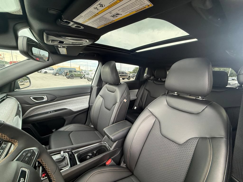 New 2026 Jeep Compass Latitude AWD/4WD image 21