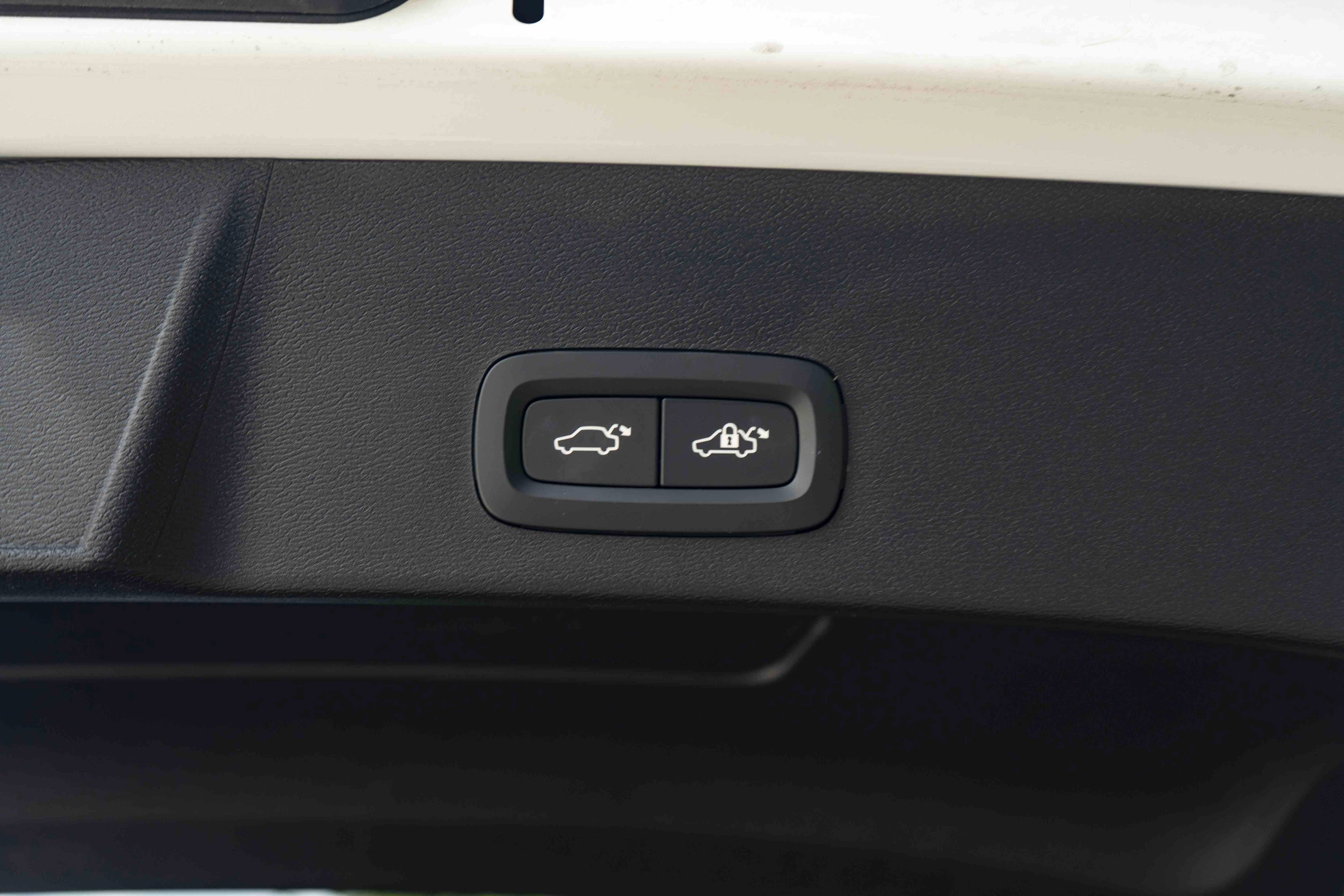 Used 2025 Volvo XC40 B5 Core AWD/4WD image 42