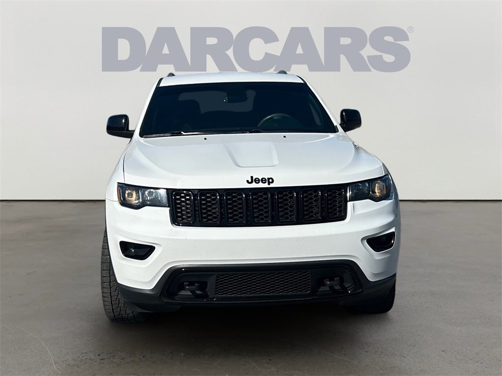 Used 2018 Jeep Grand Cherokee Laredo image 2