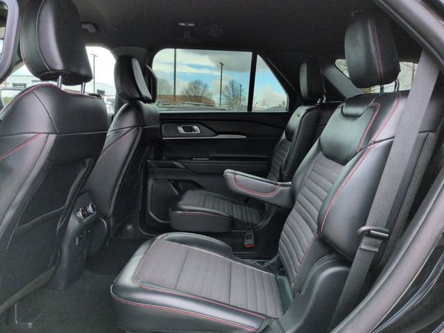 Certified 2025 Ford Explorer ST-Line AWD/4WD image 17