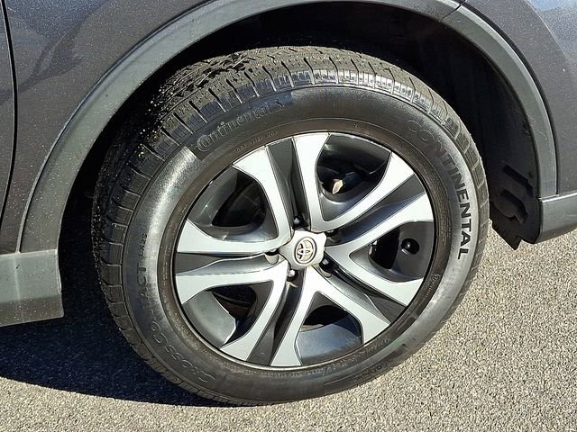 Used 2016 Toyota RAV4 LE image 10