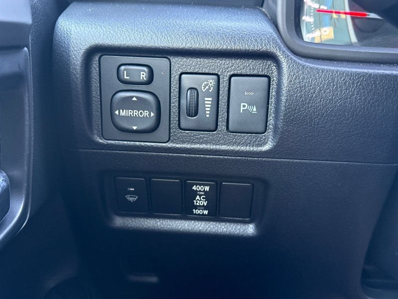 Used 2017 Toyota 4Runner Limited AWD/4WD image 30