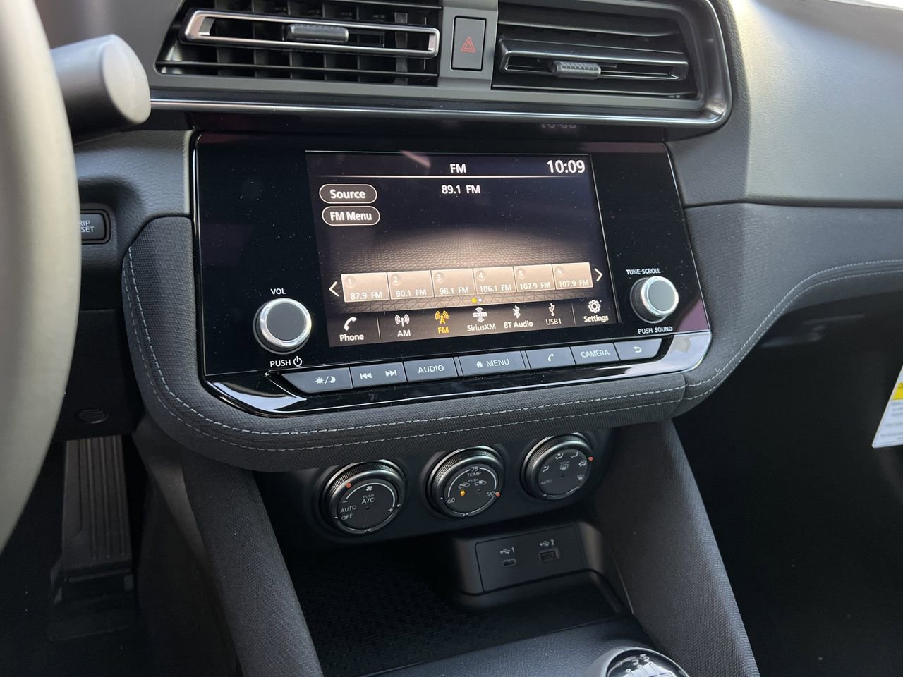 New 2026 Nissan Z Sport w/ Floor Mat Package image 9