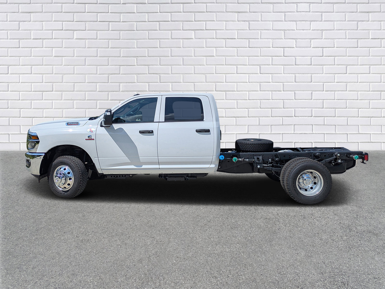 New 2025 RAM 3500 Tradesman w/ Chrome Appearance Group image 2