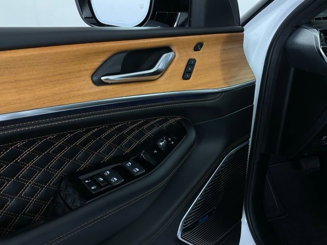 Used 2024 Jeep Grand Cherokee L Summit image 28