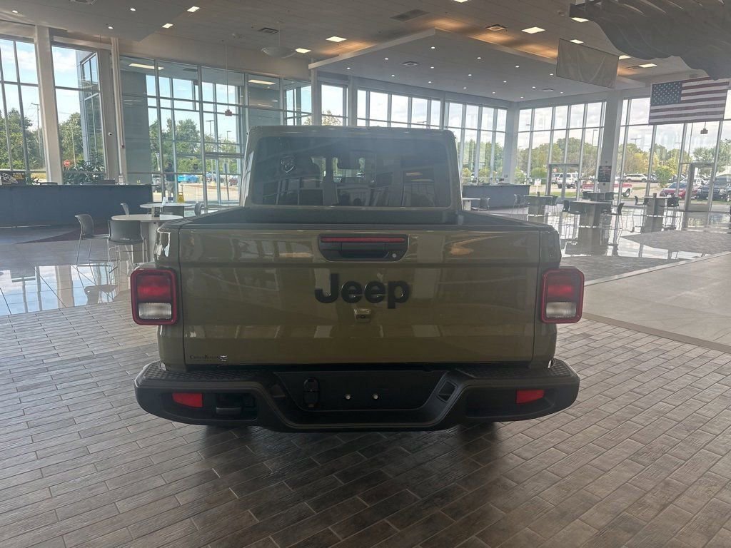 New 2025 Jeep Gladiator Sport image 4
