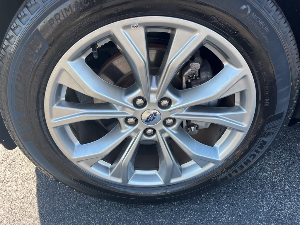 Used 2023 Ford Explorer Limited image 9