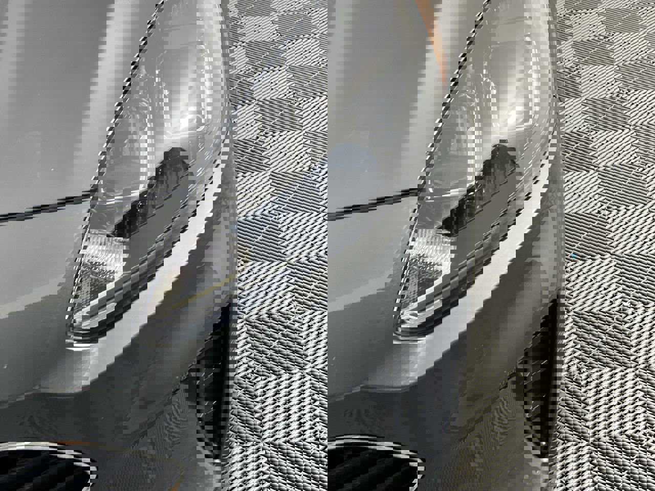 Used 2020 Ford Escape SE image 9