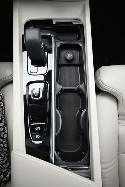 Used 2024 Volvo S60 B5 Ultimate image 11