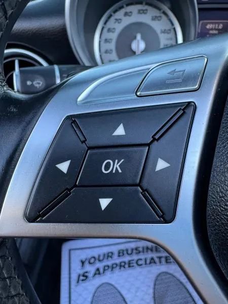 Used 2014 Mercedes-Benz SLK 250 image 25