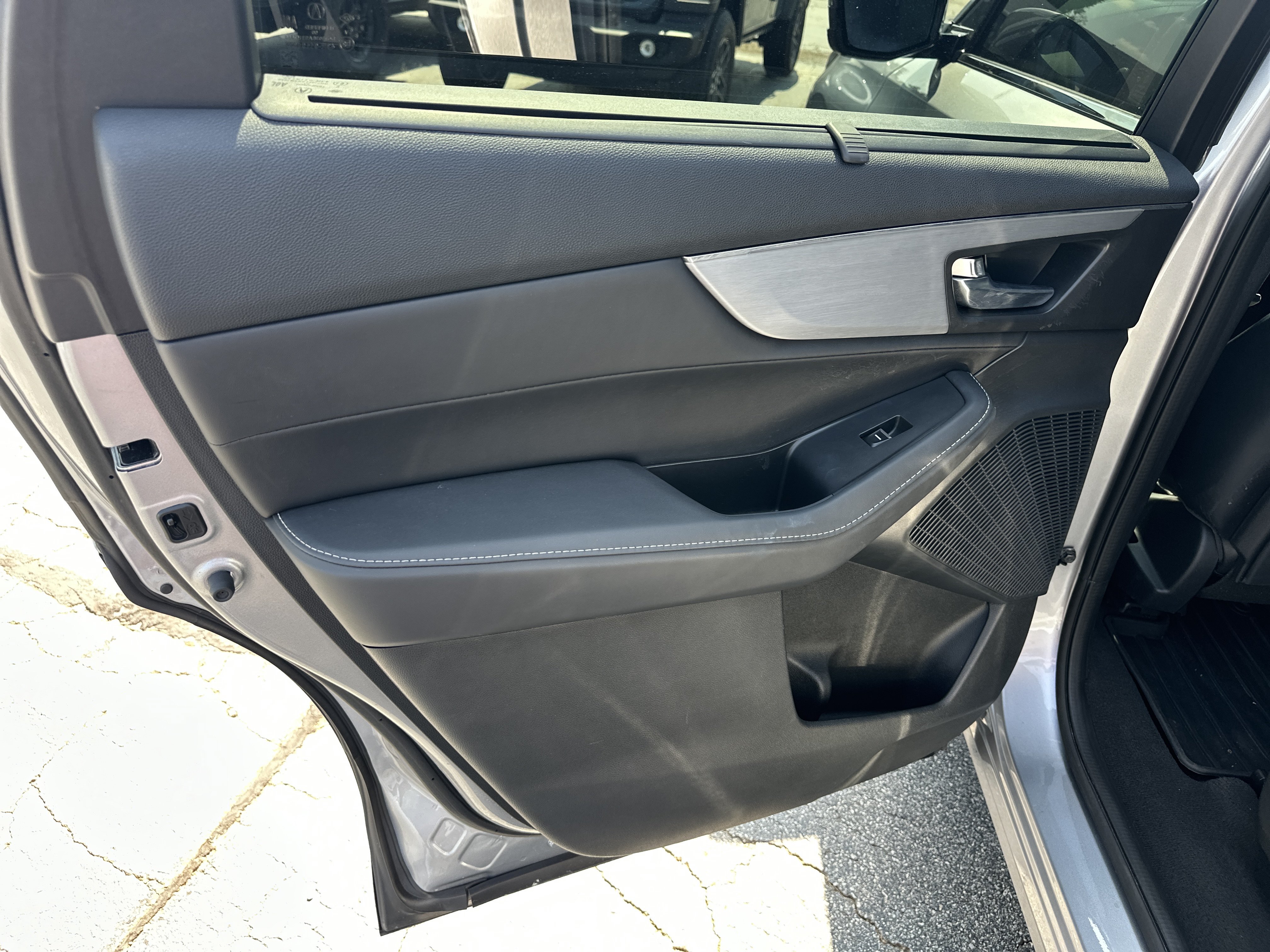 Used 2023 Acura MDX w/ Technology Package AWD/4WD image 24