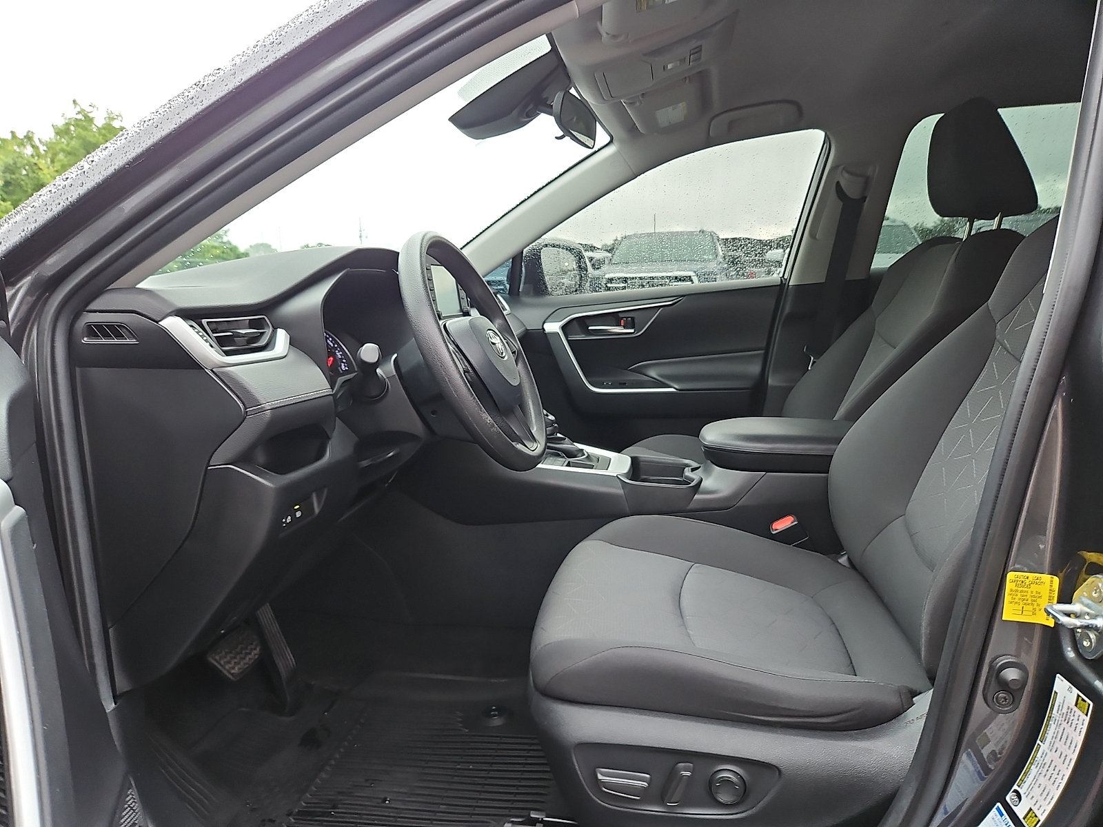 Used 2021 Toyota RAV4 XLE AWD/4WD image 13