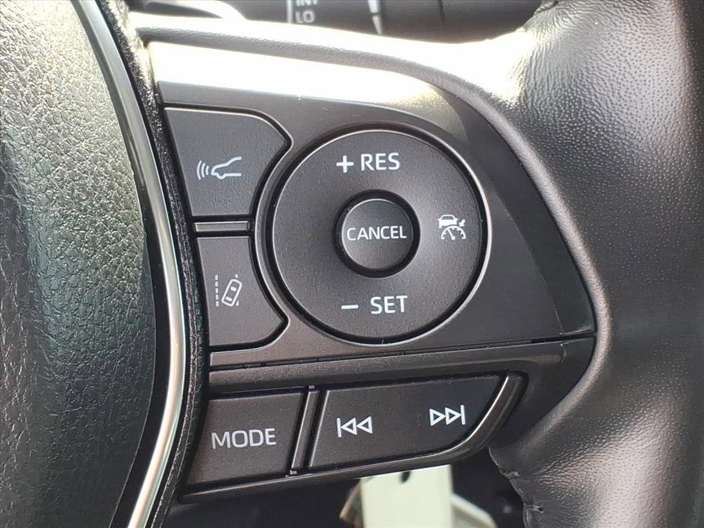 Used 2020 Toyota Camry SE image 10