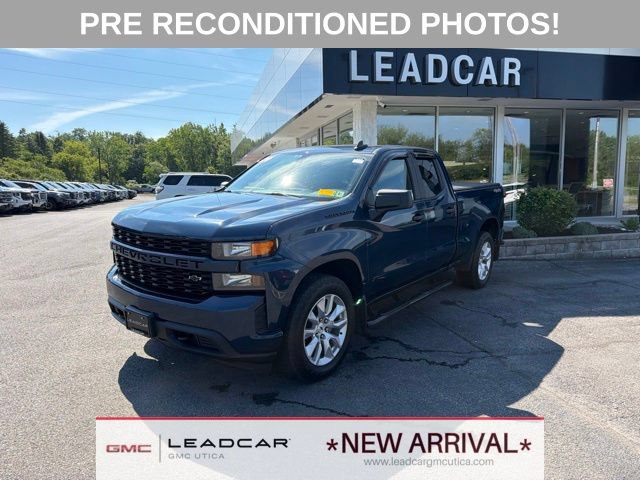 Used 2020 Chevrolet Silverado 1500 Custom w/ Custom Value Package AWD/4WD image 1