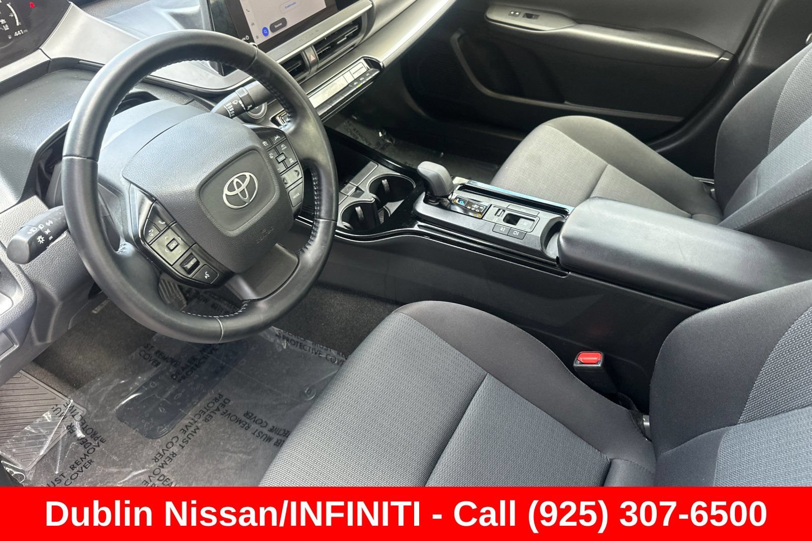 Used 2025 Toyota Prius LE FWD image 10
