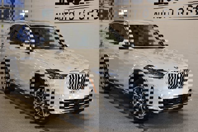 New 2026 BMW X5 xDrive40i w/ Premium Package