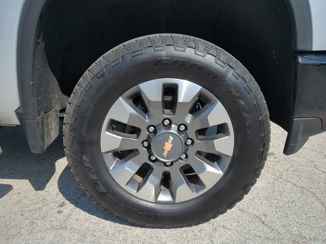 Used 2022 Chevrolet Silverado 2500 Custom w/ Custom Value Package AWD/4WD image 11
