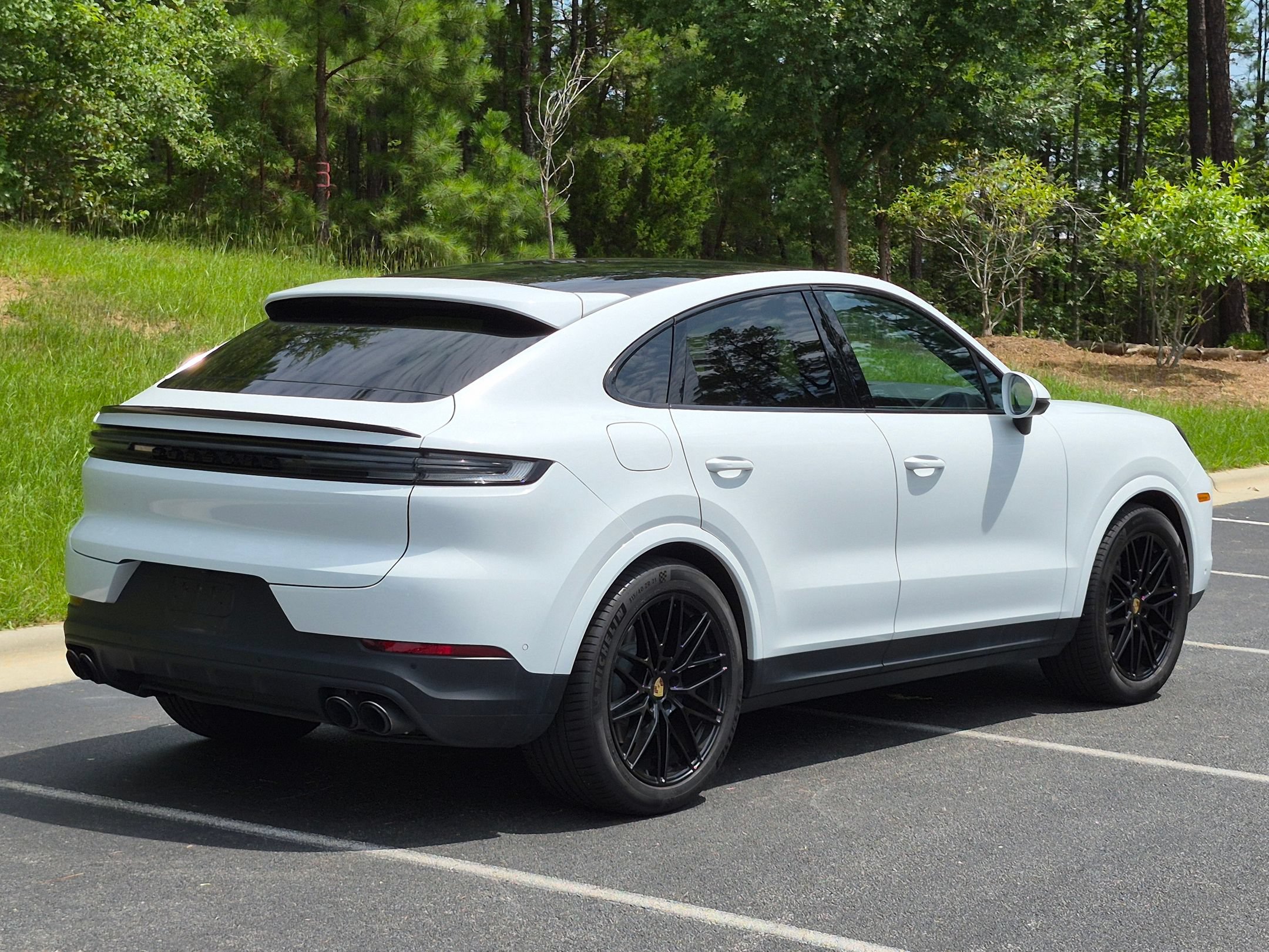 Certified 2024 Porsche Cayenne Coupe AWD/4WD image 24