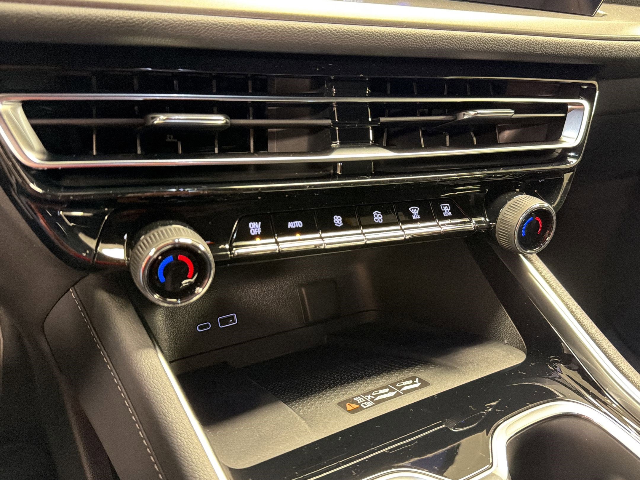 New 2026 Chevrolet Traverse LT image 25