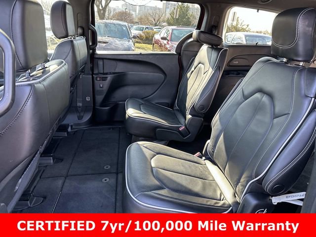 Used 2023 Chrysler Pacifica Limited w/ S Appearance Package image 17