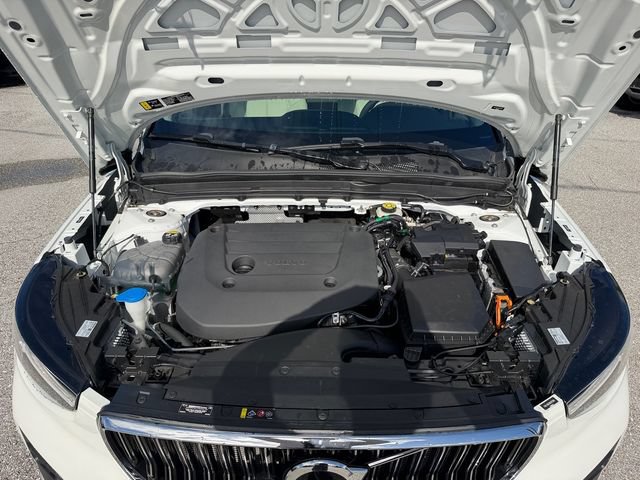 Certified 2024 Volvo XC40 B5 Plus w/ Protection Package AWD/4WD image 20