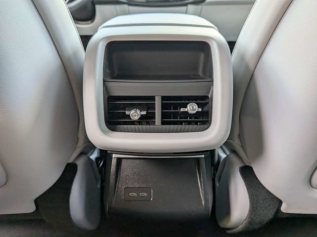 Certified 2024 Cadillac Lyriq Luxury AWD/4WD image 18