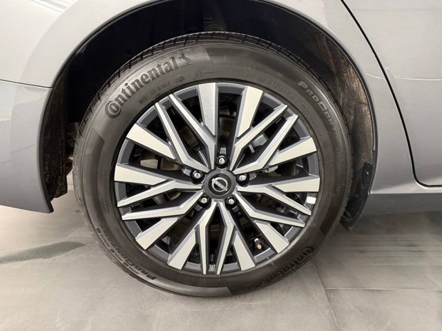 Used 2025 Nissan Altima 2.5 SV image 11