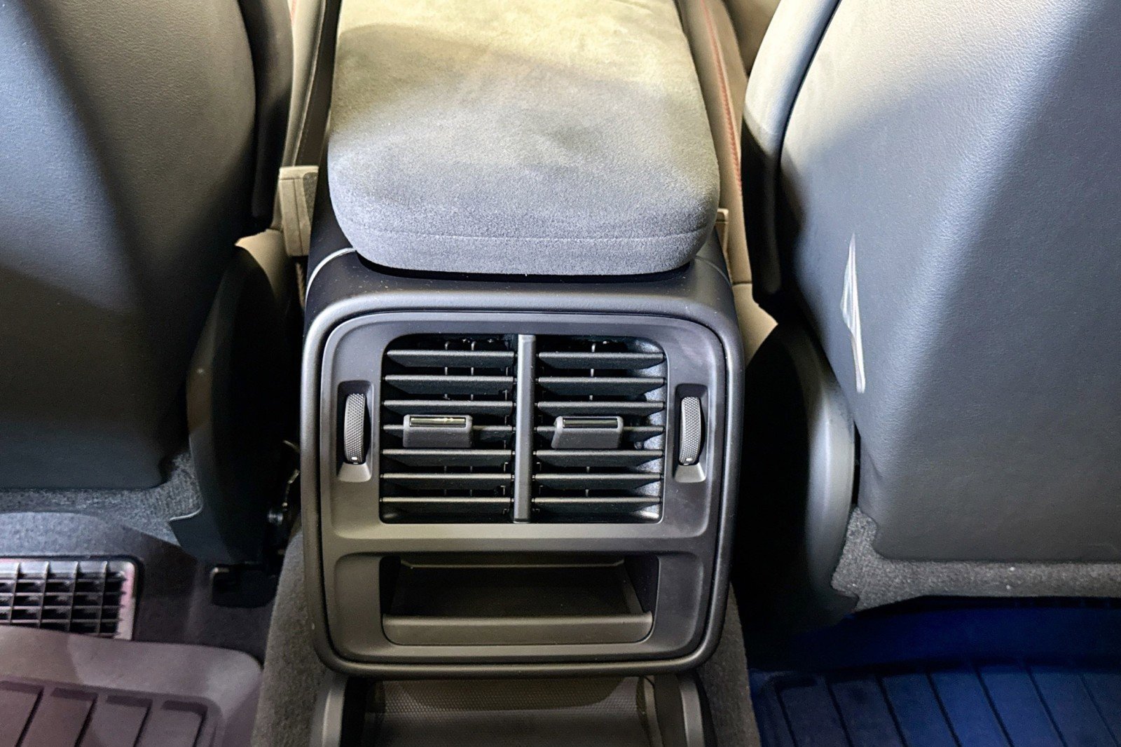 Used 2023 Porsche Taycan GTS image 25