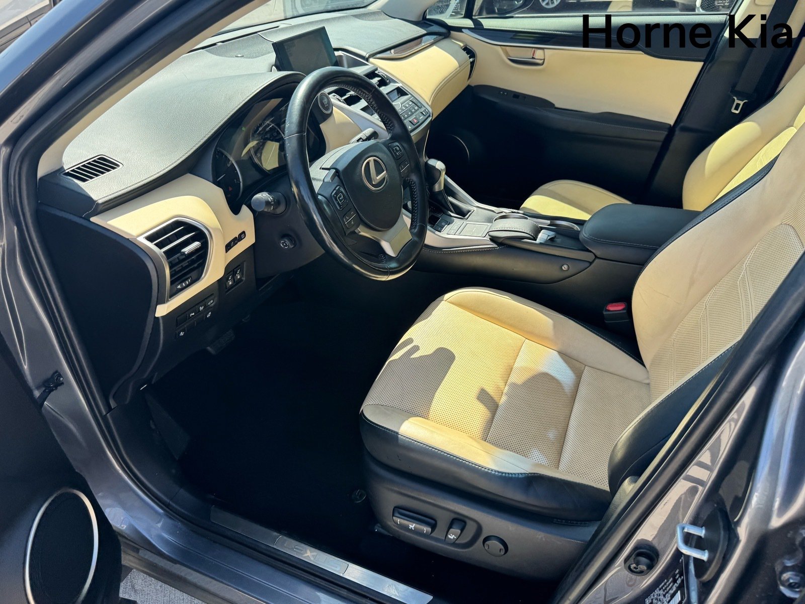 Used 2017 Lexus NX 200t FWD w/ Luxury Package image 9
