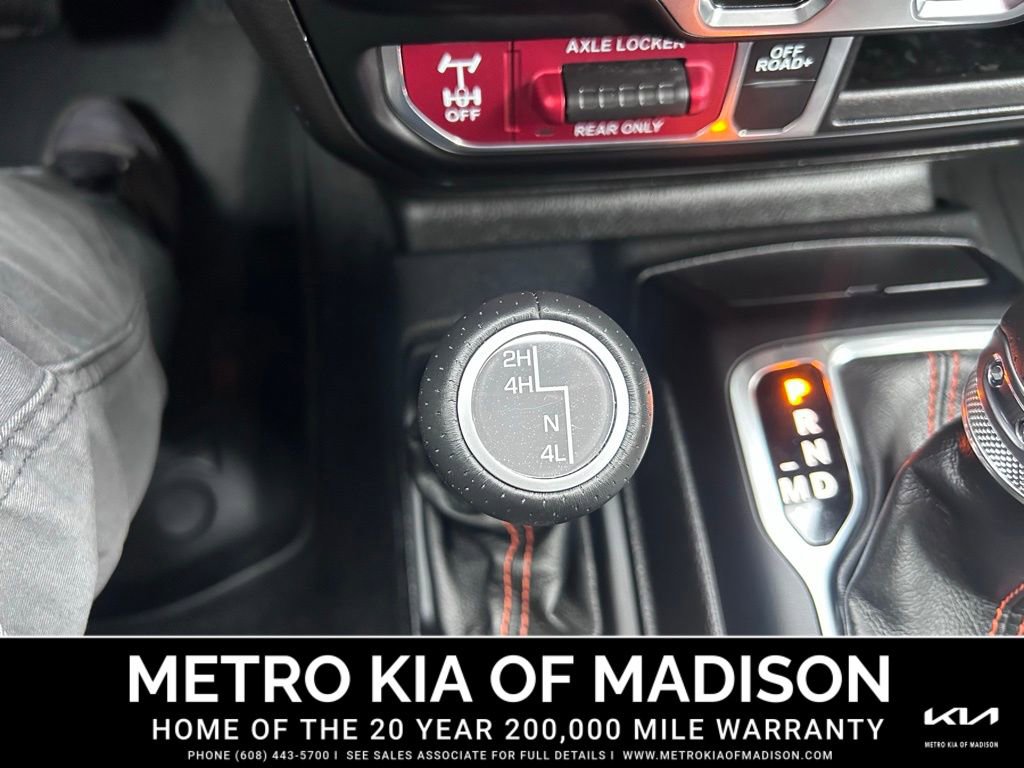 Used 2023 Jeep Gladiator Mojave w/ Cold Weather Group image 21
