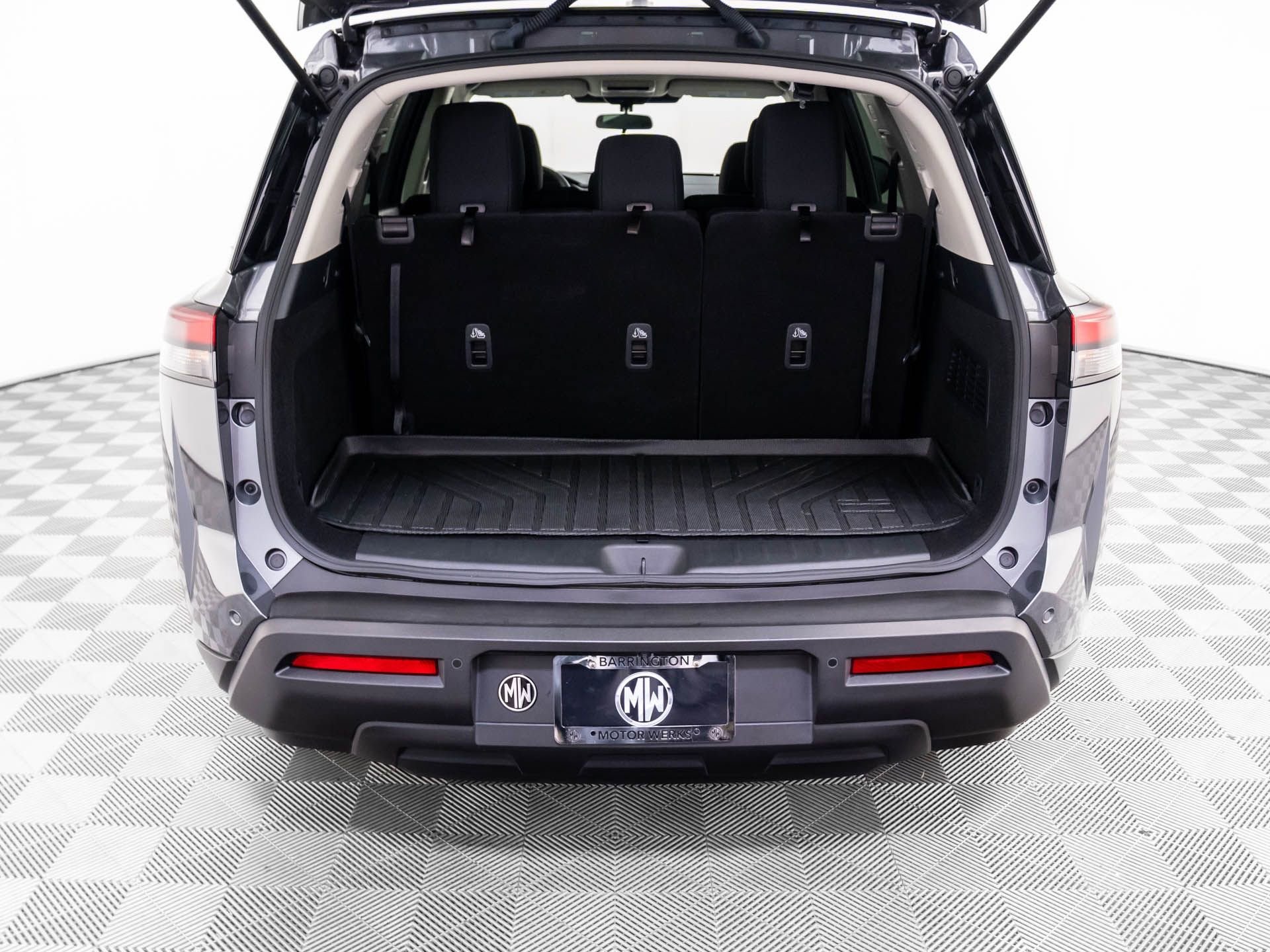 Used 2024 Nissan Pathfinder S image 30