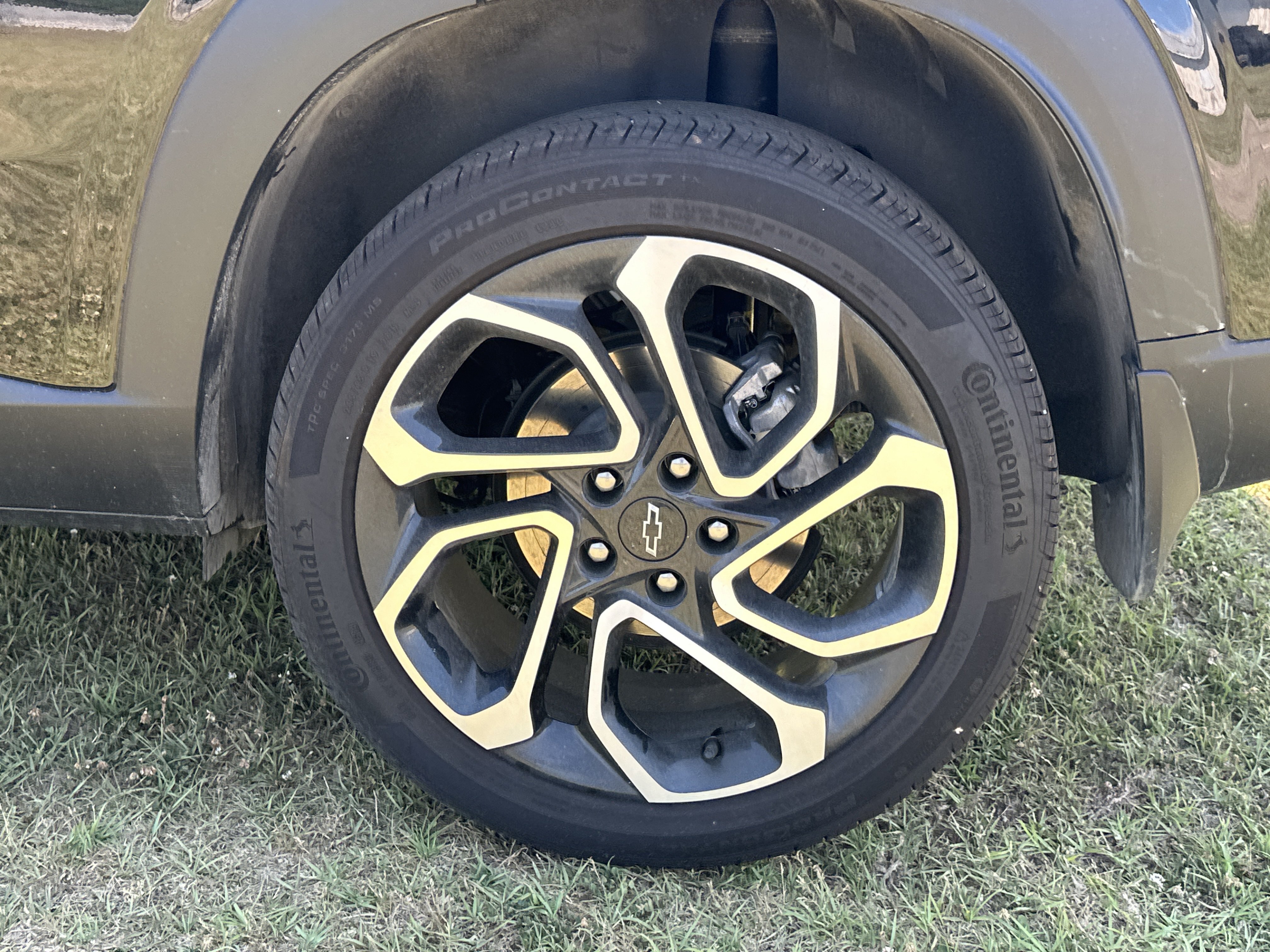Used 2025 Chevrolet Trax RS FWD image 19