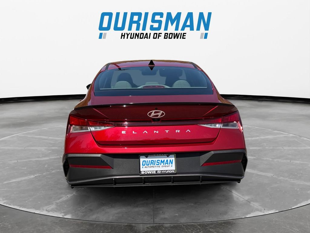 Used 2025 Hyundai Elantra Sport FWD image 5