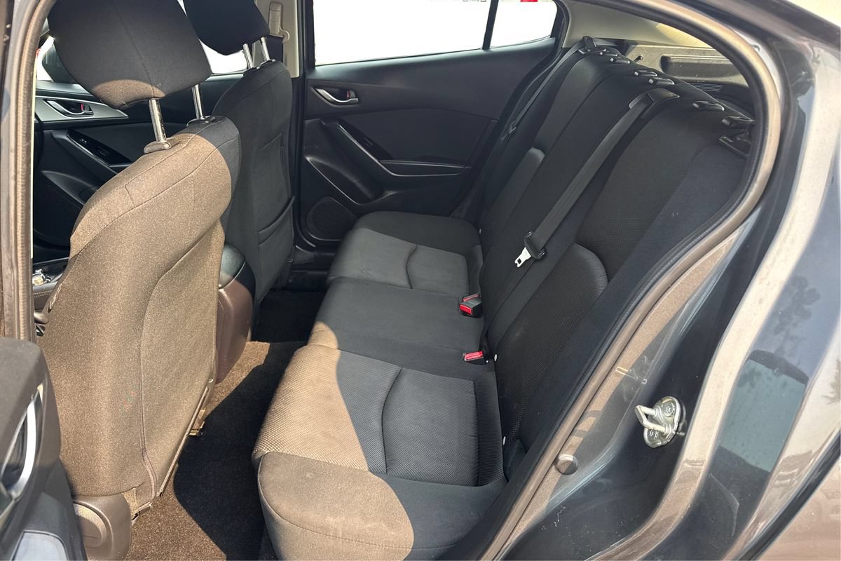 Used 2018 MAZDA MAZDA3 Sport FWD image 10