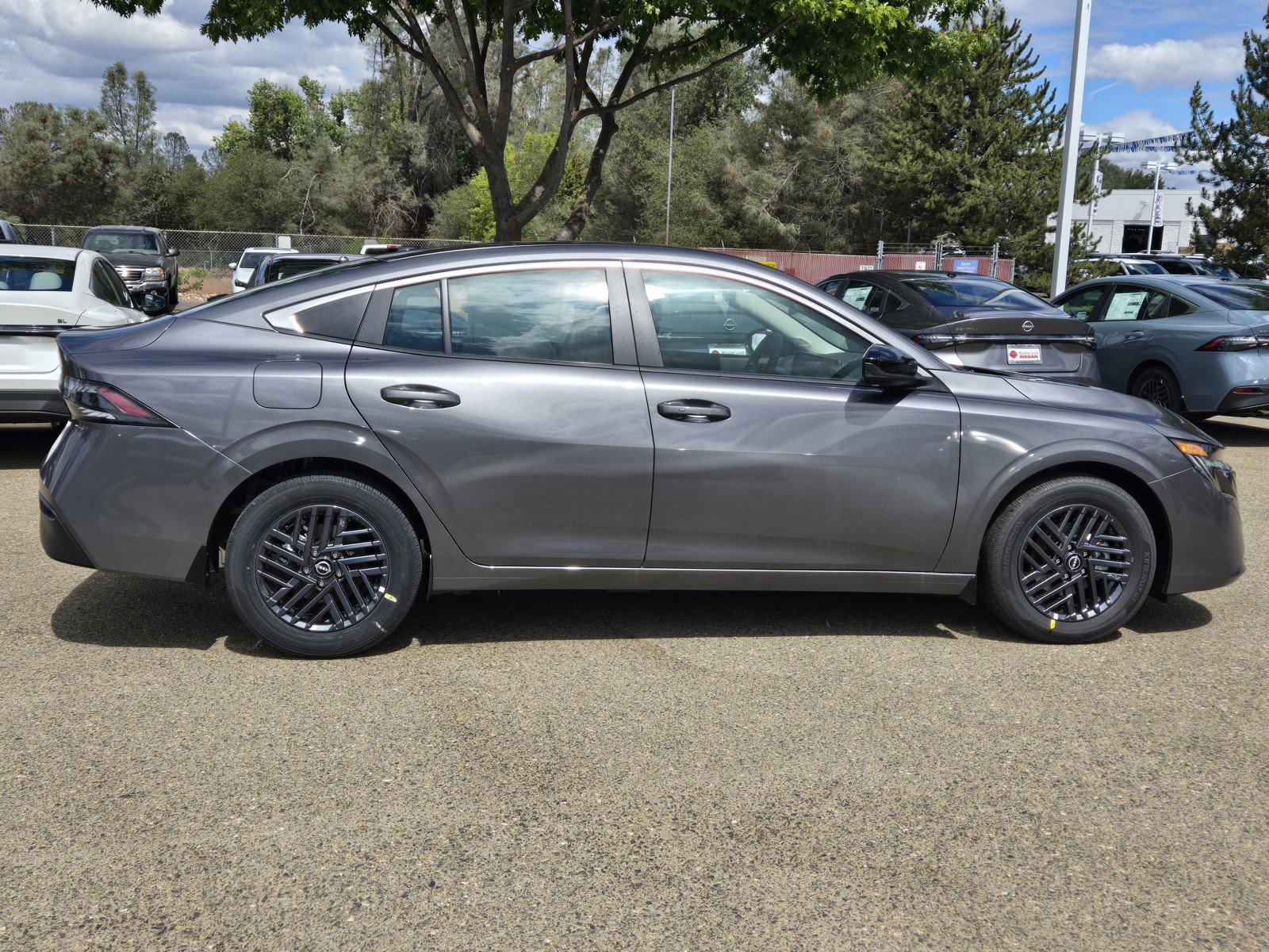 New 2026 Nissan Sentra SV w/ SV Convenience Package FWD image 3