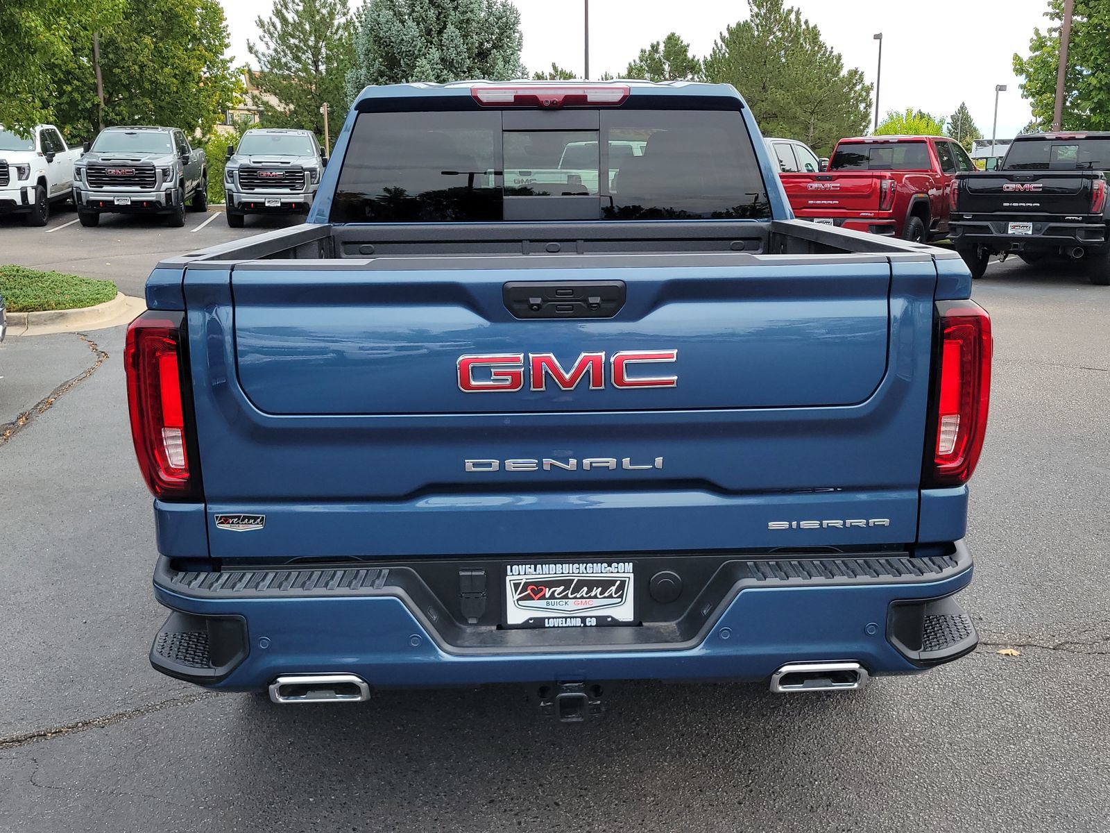 Used 2025 GMC Sierra 1500 Denali w/ Denali Reserve Package AWD/4WD image 4