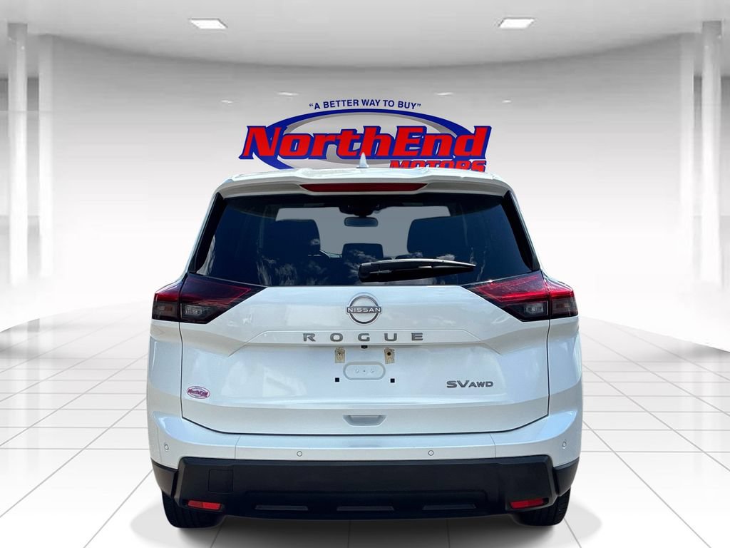 Used 2024 Nissan Rogue SV AWD/4WD image 6
