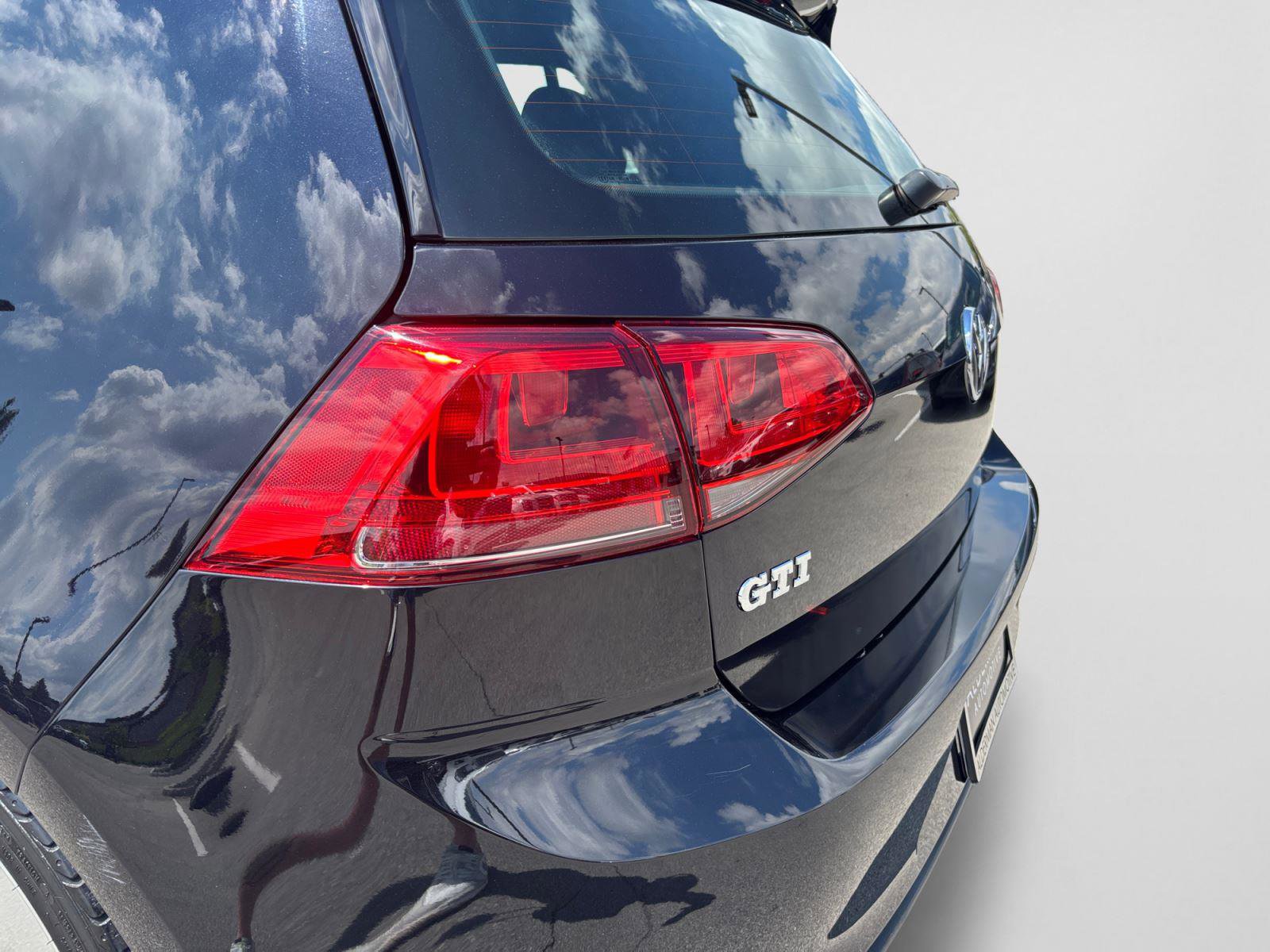 Used 2016 Volkswagen GTI SE FWD image 57