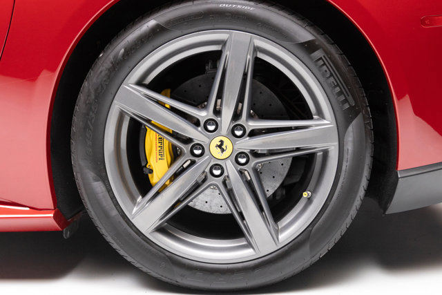 Used 2014 Ferrari F12 Berlinetta image 38