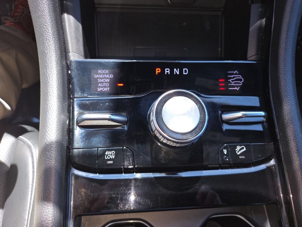 Certified 2023 Jeep Grand Cherokee Overland w/ Adv Protech Group III AWD/4WD image 18