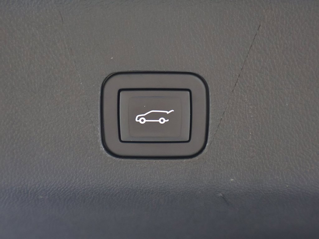 Used 2024 Chevrolet Tahoe High Country w/ Advanced Technology Package image 20