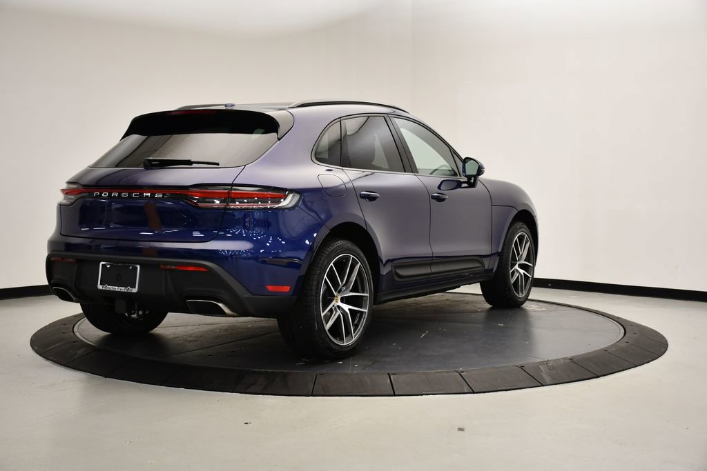 Certified 2025 Porsche Macan image 7
