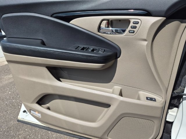 Used 2016 Honda Pilot Touring image 15